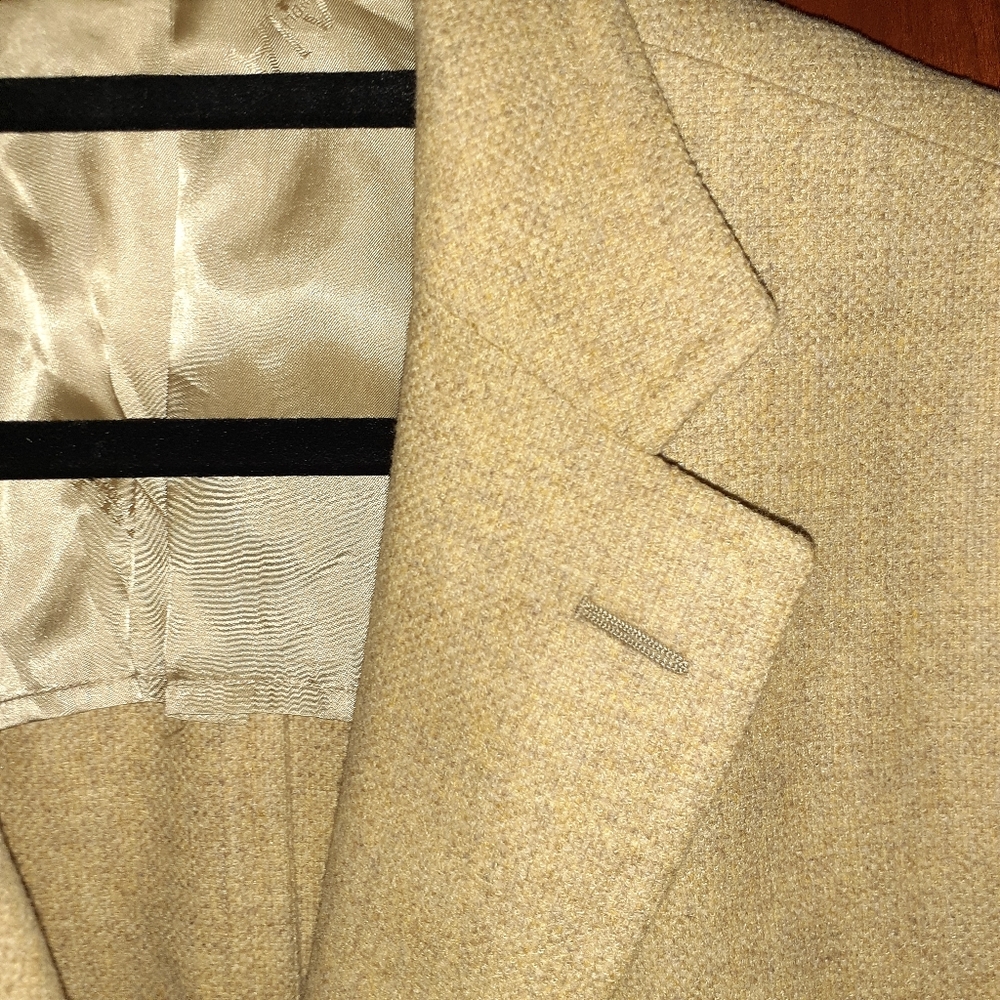 Isaia 42R patch pocket sport coat